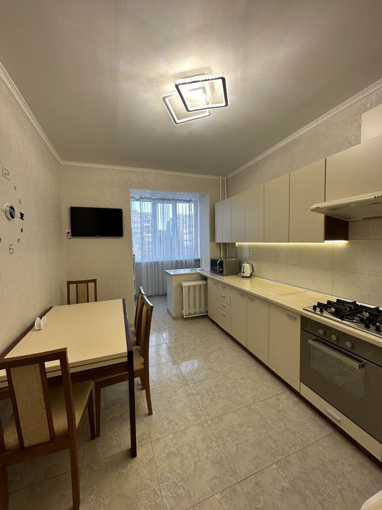 2-Room Apartment near Victory Park with Quality Renovation