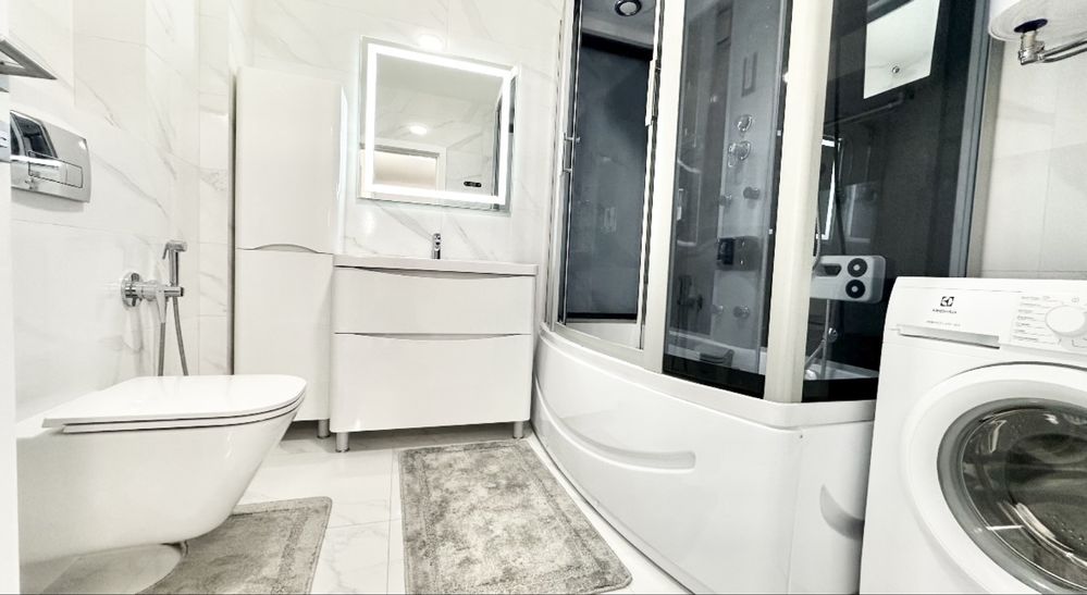 2-Room Apartment in Podil Plaza with Panoramic View of Andriyivska Church