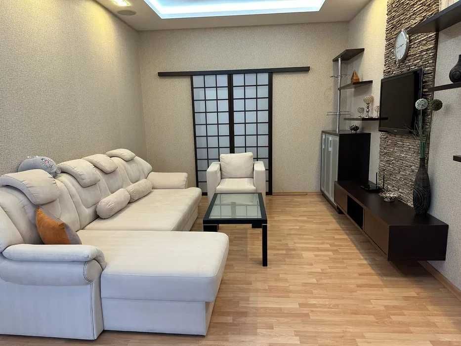 3-комнатная квартира бизнес-класса в Соломенском районе