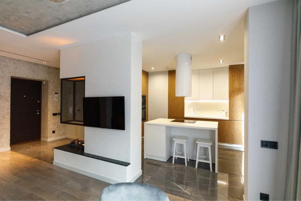 2-Room Business Class Apartment with Designer Renovation