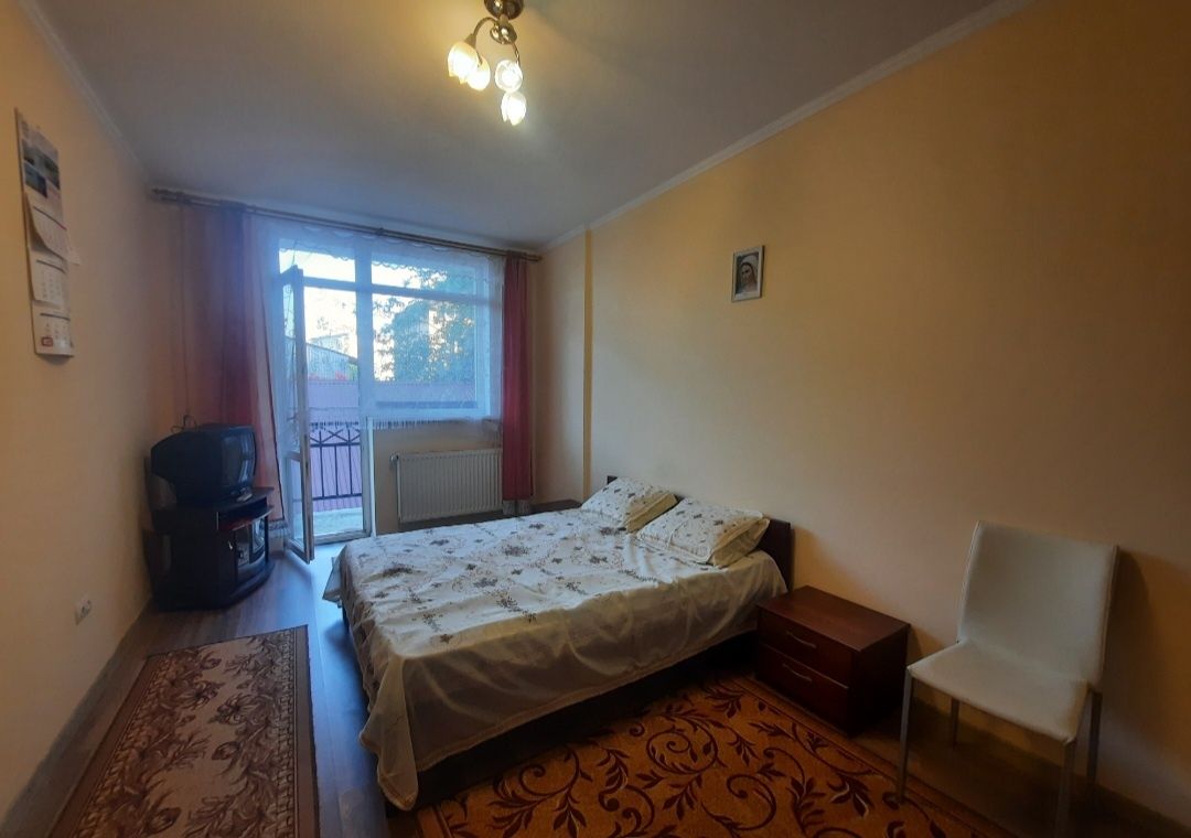 Cozy Apartment Near City Center with Balcony