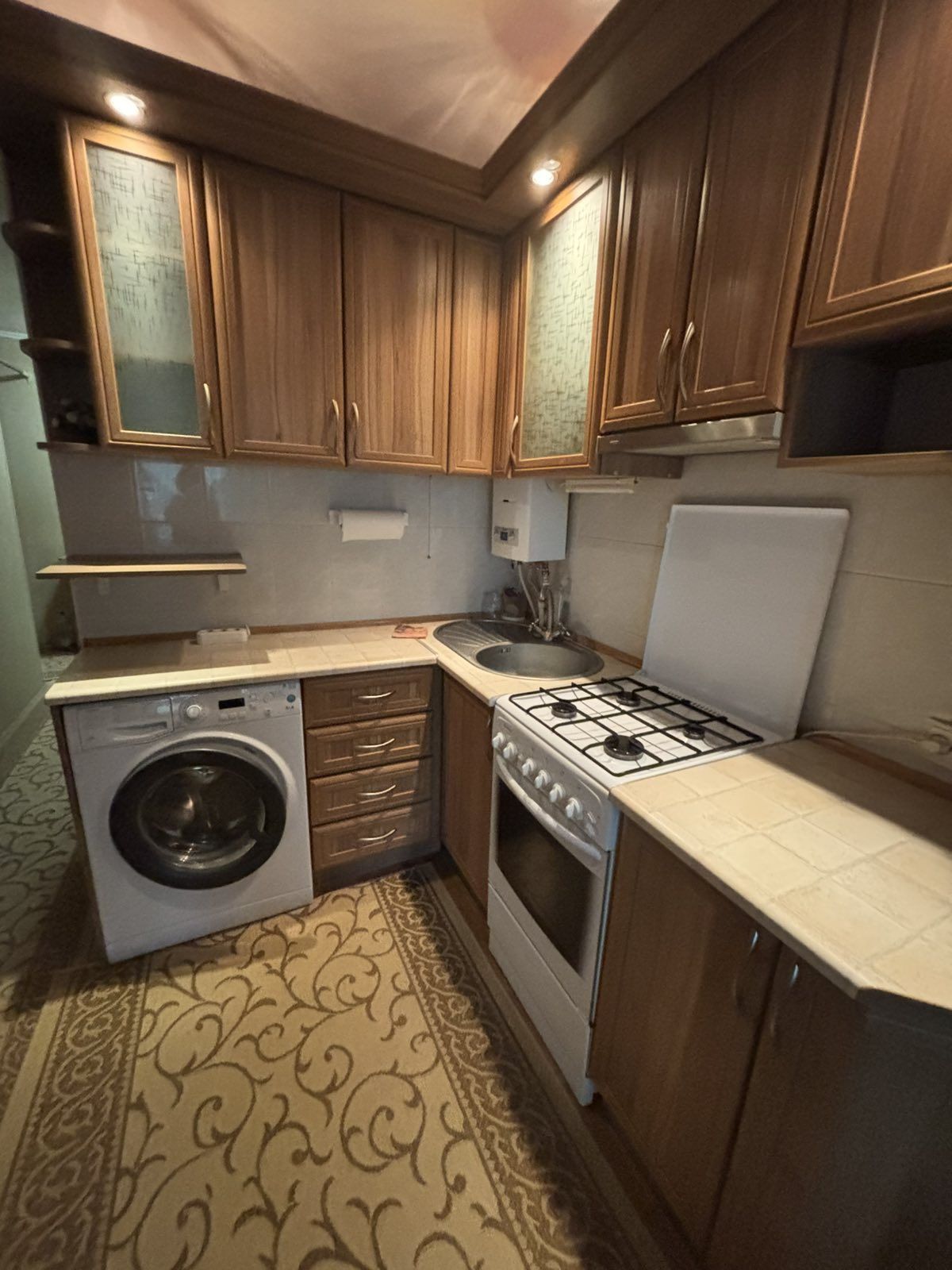 Apartment on Mykolaivska Street with Full Amenities