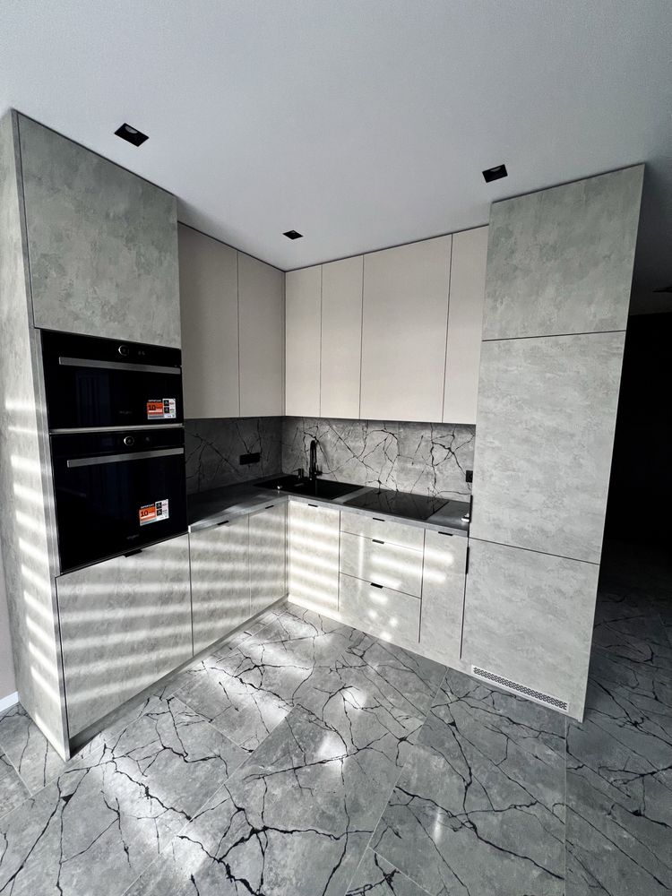 Modern 2-Bedroom Apartment Near Forest with Parking