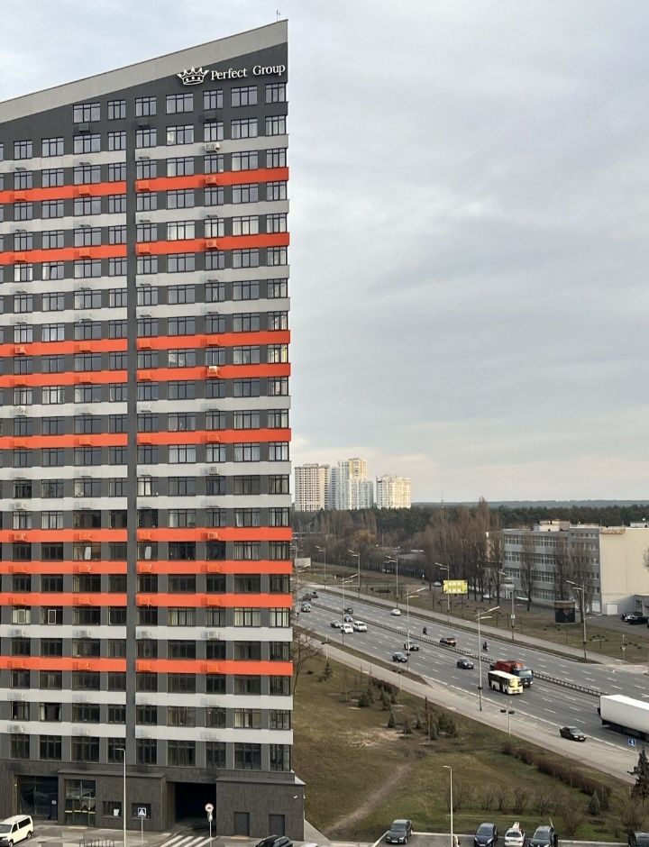 Cozy Studio Apartment in Metropark Residential Complex near Vyrlytsia Metro