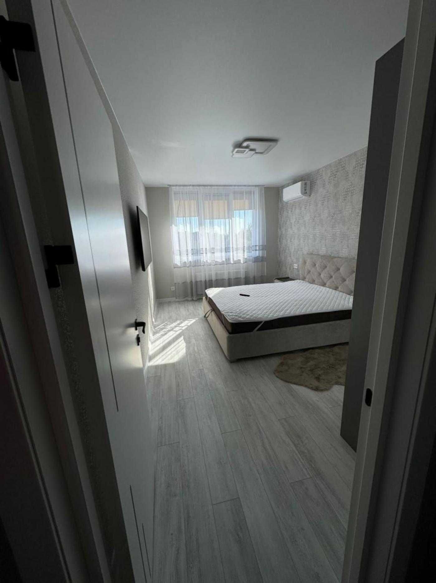 Modern 1-Bedroom Apartment with Underground Parking