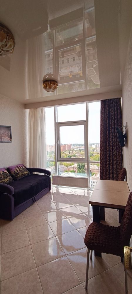 Modern 1-Bedroom Apartment with City Panorama