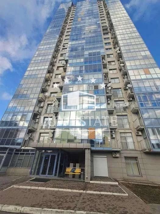 Spacious 2-Room Apartment in Pioneer Complex, Trinklera Street