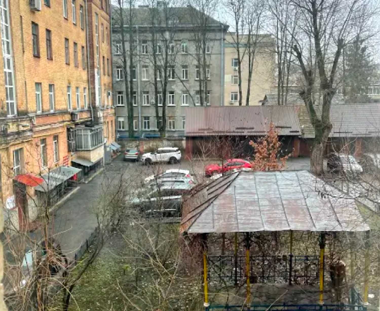 Comfortable Apartment in Pechersk District near Arsenalna Metro