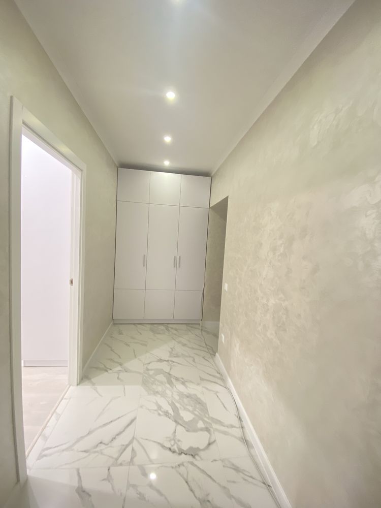1-Room Apartment in City Center with Euro Renovation and Panoramic Windows