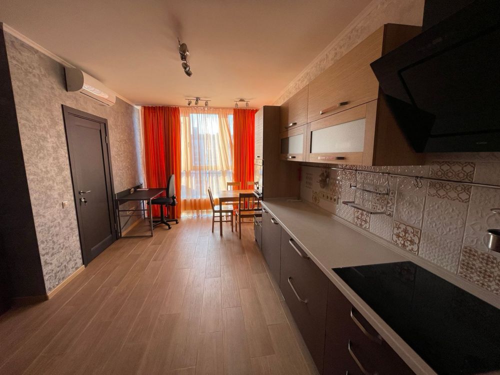 Spacious 1-Bedroom Apartment in Poznyaki District, Kyiv