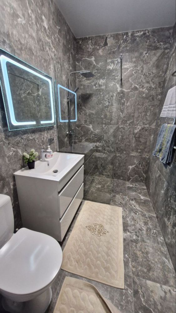 Modern 2-Bedroom Apartment with Designer Kitchen-Studio