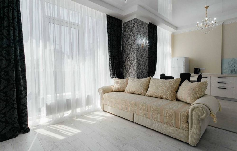 Spacious 1-bedroom apartment with sea view in Zhemchuzhina complex