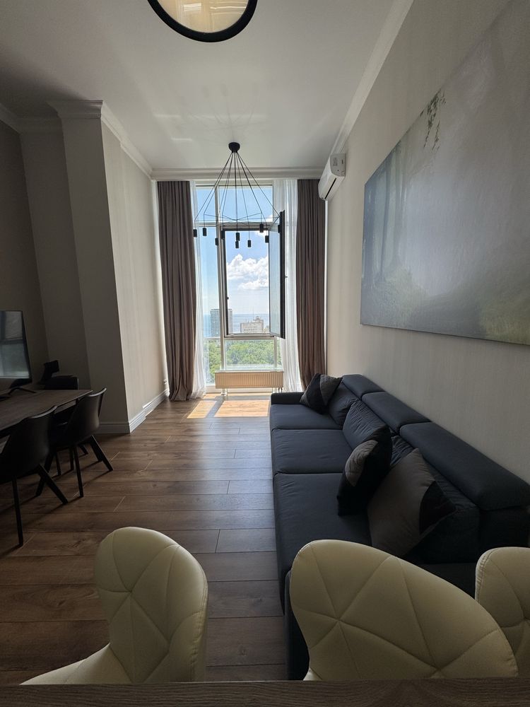 1-Bedroom Apartment with Direct Sea View