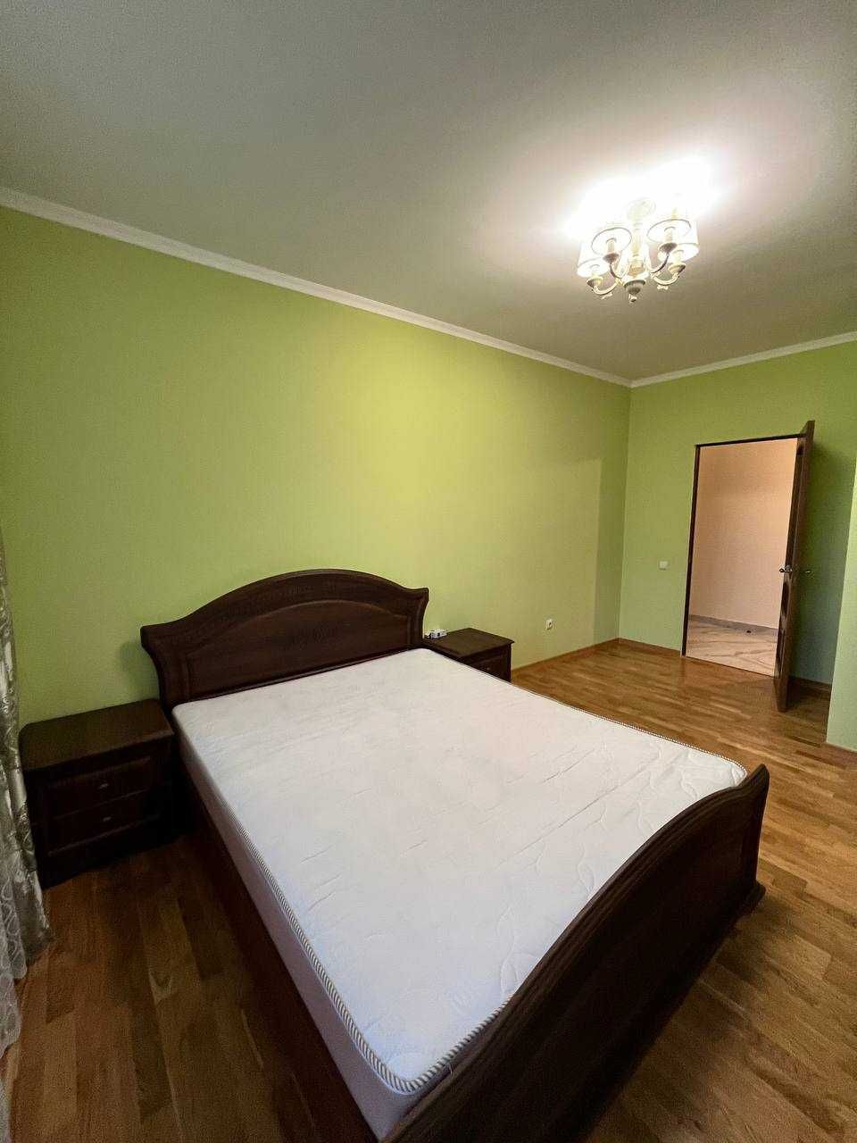 3-Room Apartment on Zelena Street with Parking and Balconies