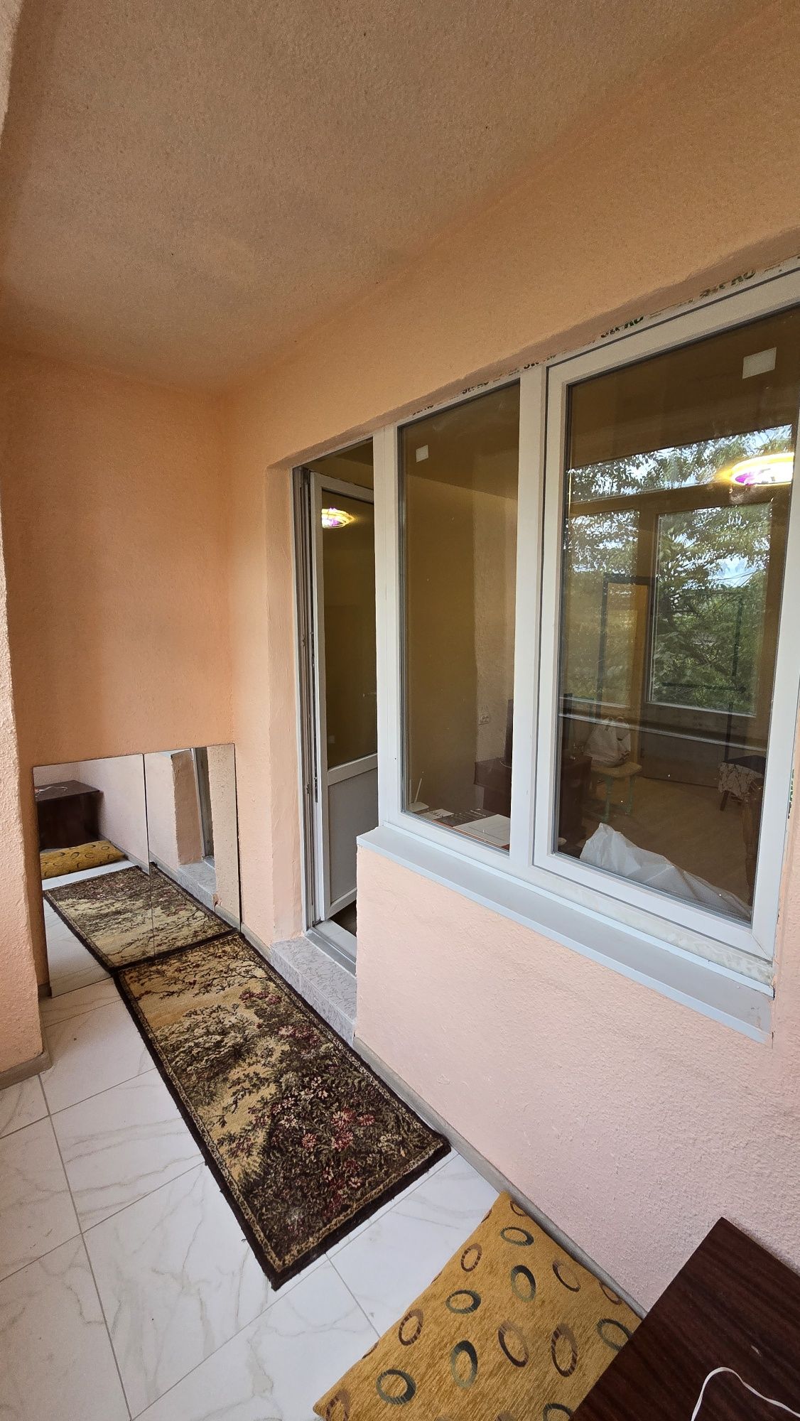 Renovated One-Bedroom Apartment Near Alma with Loggia