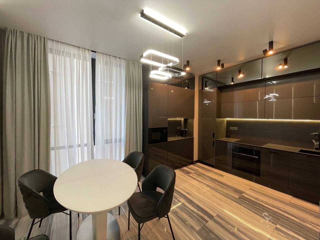 Shevchenko Park жанындағы Royal Hall кешеніндегі 50м² стильді пәтер