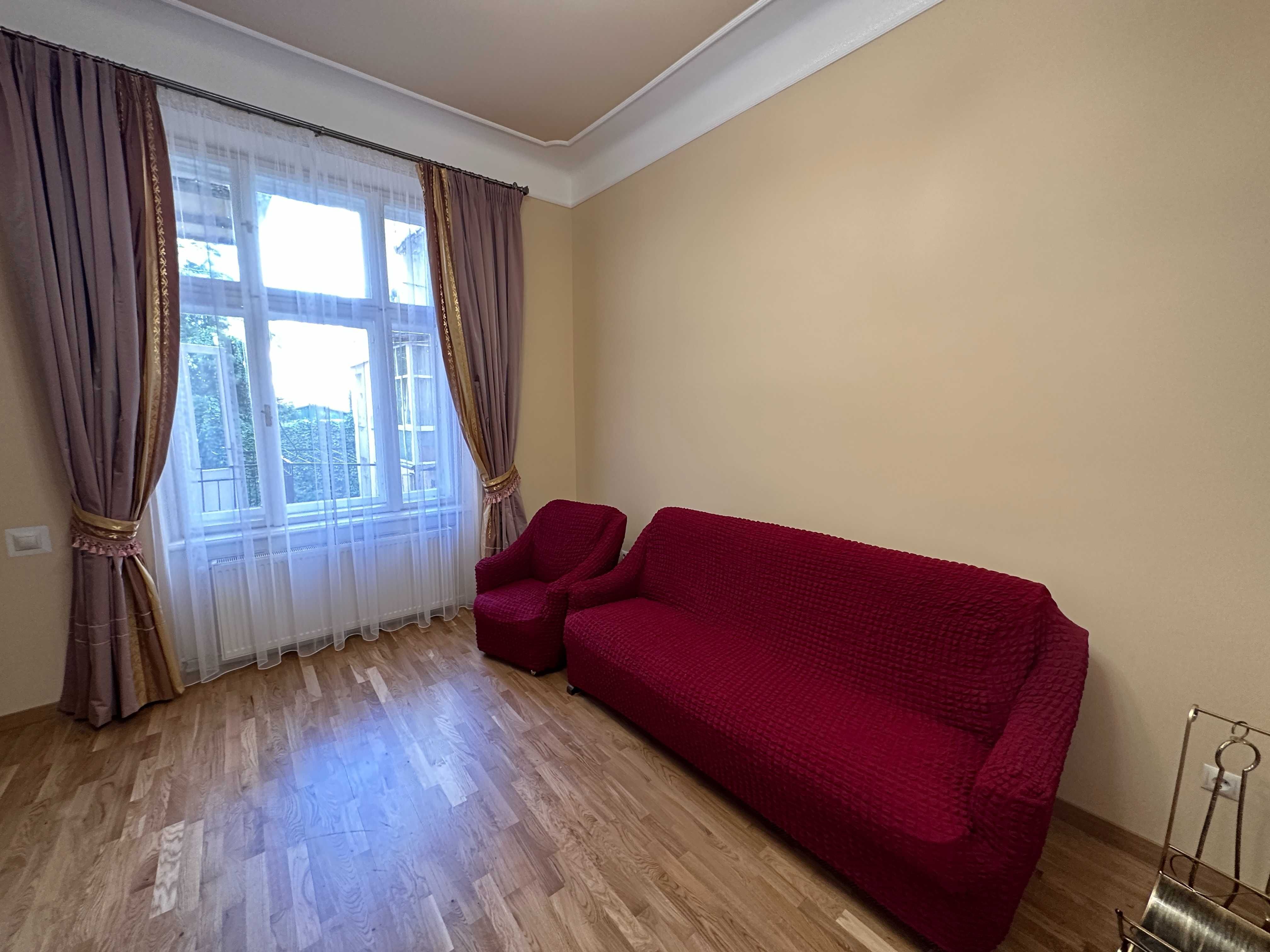 Renovated 2-Room Apartment with Fireplace in City Center