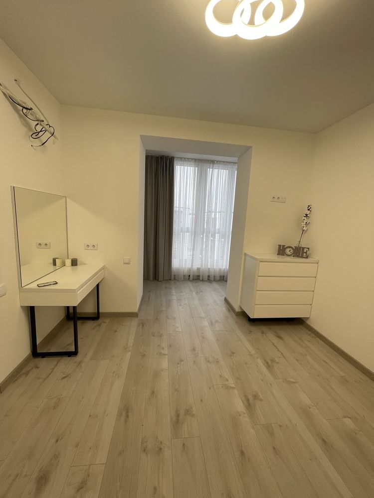 LIPKI кешеніндегі 1 бөлмелі пәтер, көл мен саябақтың жанында