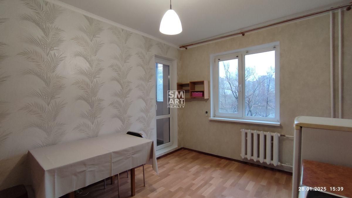 2-Room Apartment on Zdolbunivska Street, Well-Equipped