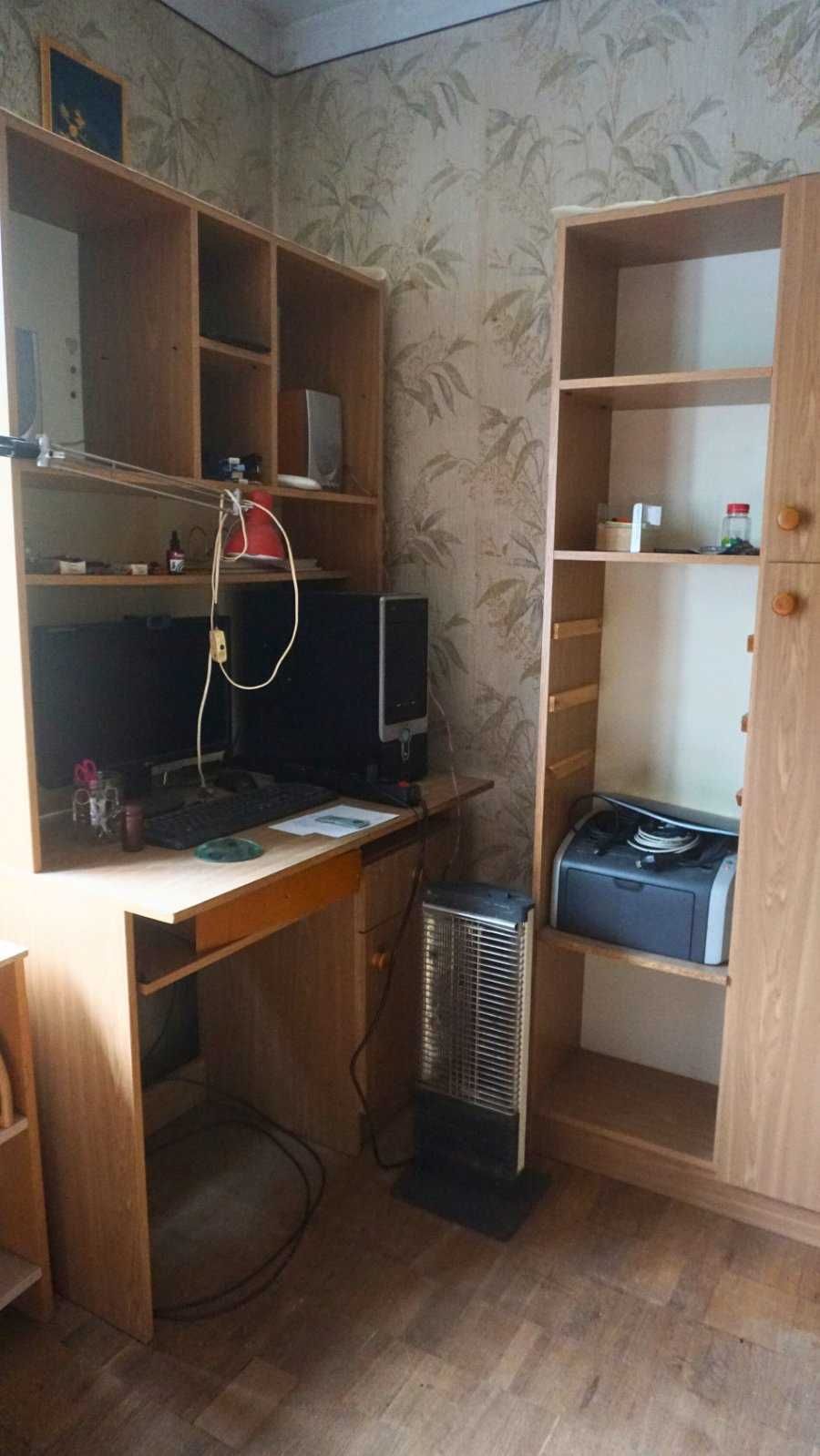 2-Room Apartment on Skoryny Street, Convenient Location