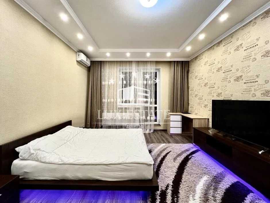 Modern 1-Bedroom Apartment near 23 August Metro Station