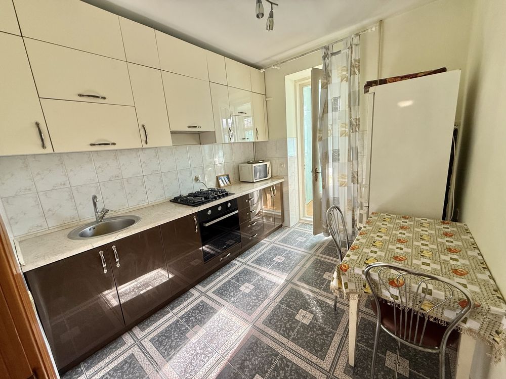 Spacious 1-bedroom apartment on Pasichna Street with Euro renovation