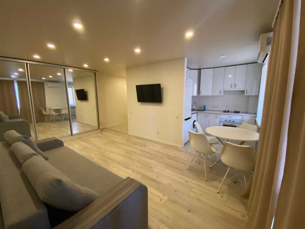 Modern Studio Apartment with Full Kitchen Equipment