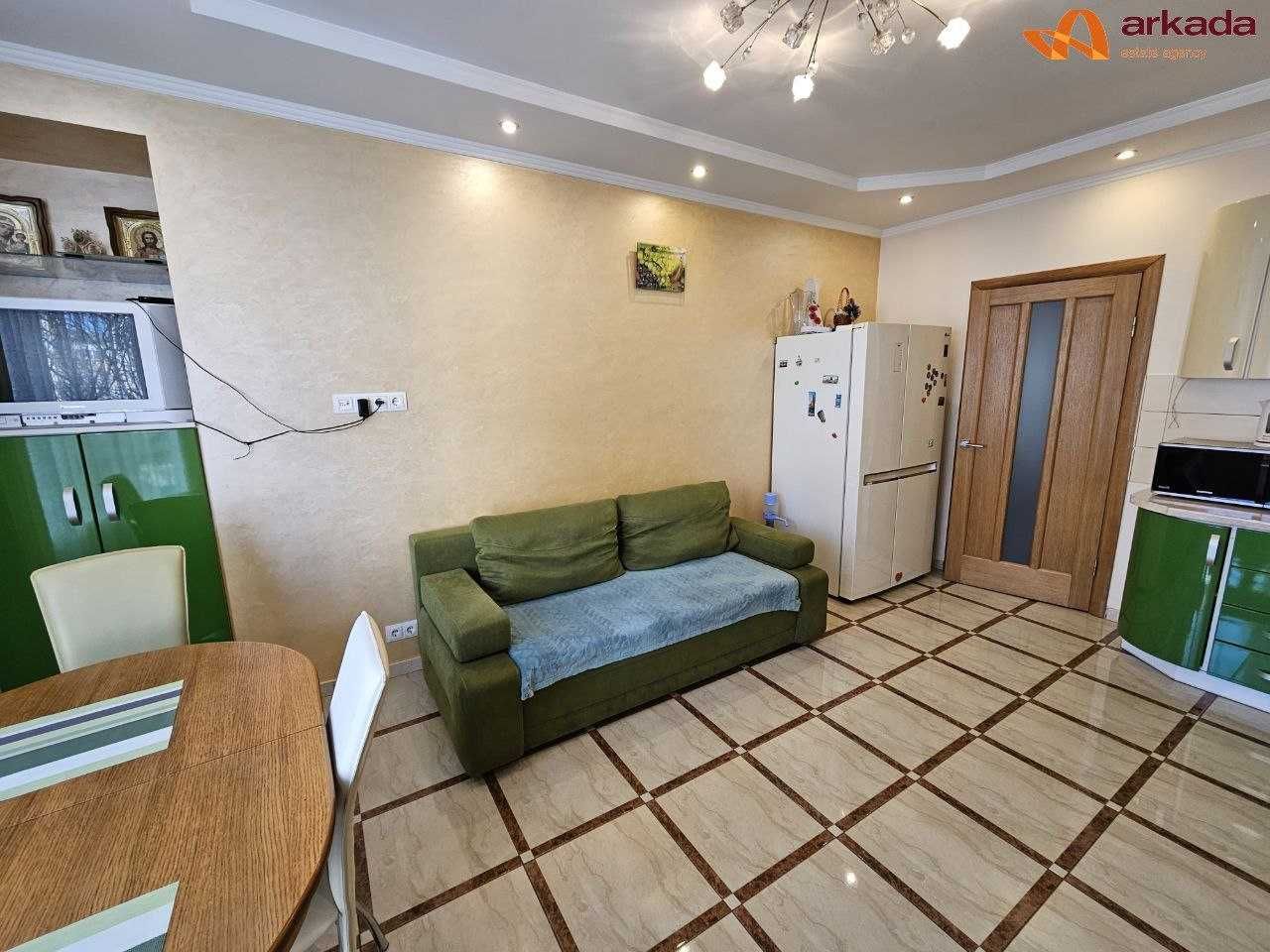 2-Room Apartment in Kalynova Sloboda, Close to Amenities