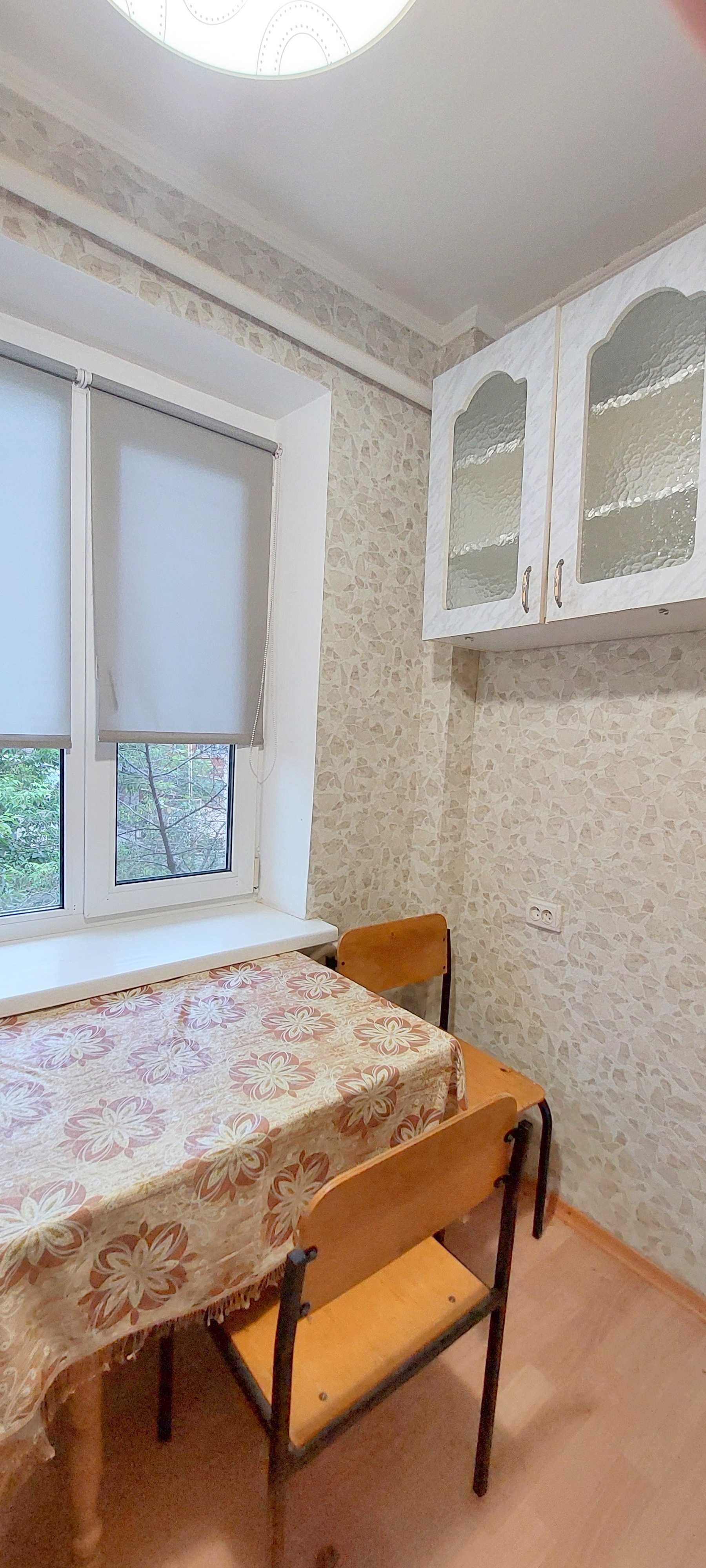 Cozy 1-bedroom apartment near Kyiv in Vyshnevyi