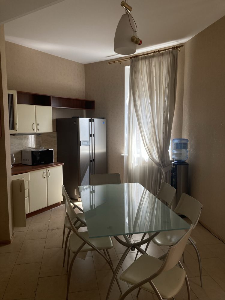 Spacious Apartment on Lesya Ukrainka Boulevard with City View