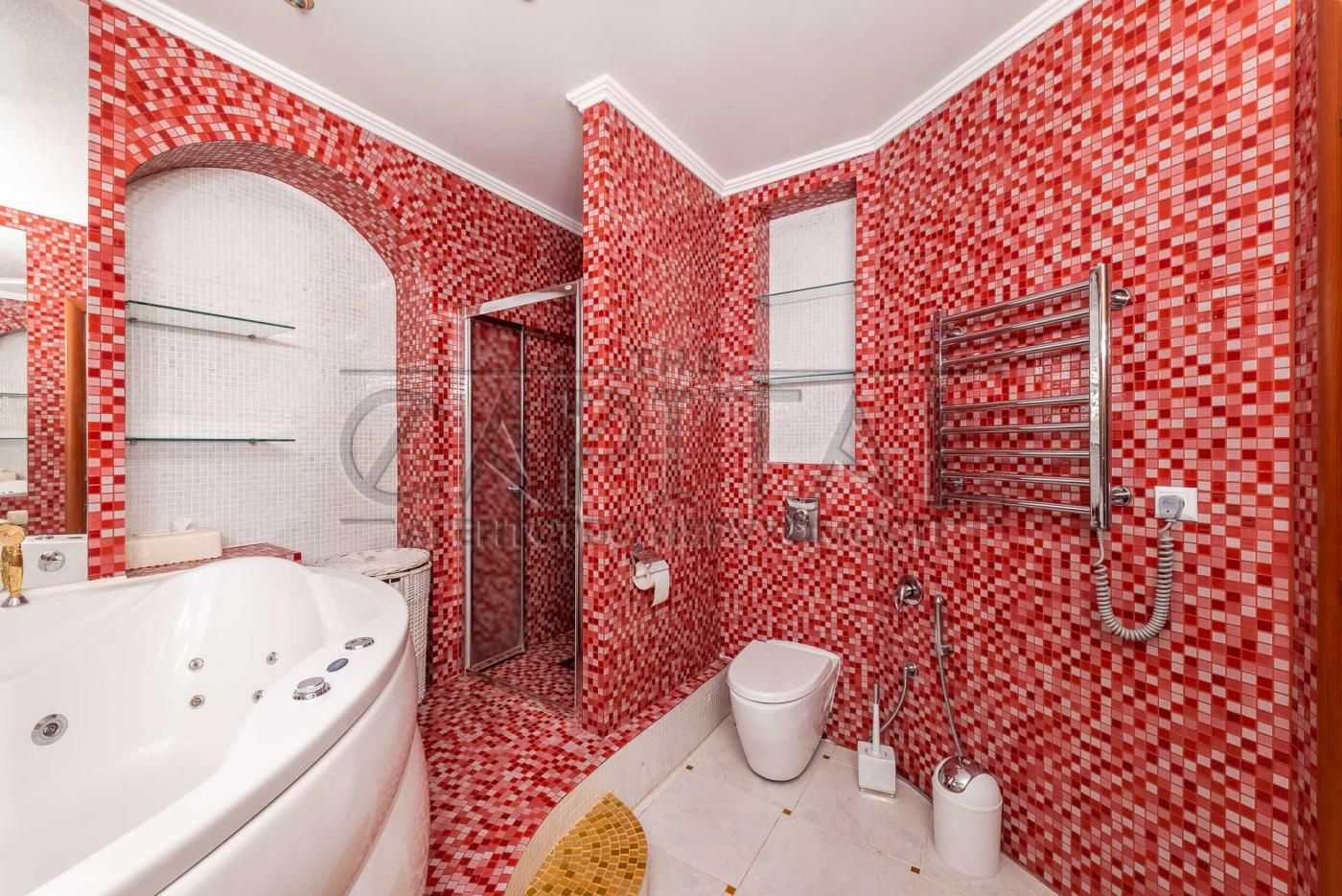 3-Bedroom Apartment in Tsarsky Complex, Pechersk District, Kyiv