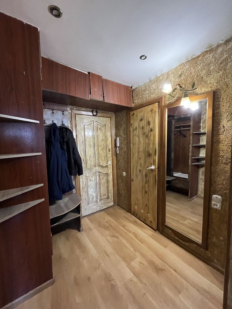 1-Bedroom Apartment with Individual Heating near I. Khrestytelia Street