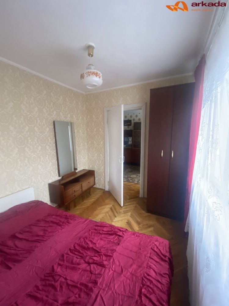 3-Room Apartment on Karpatska Street