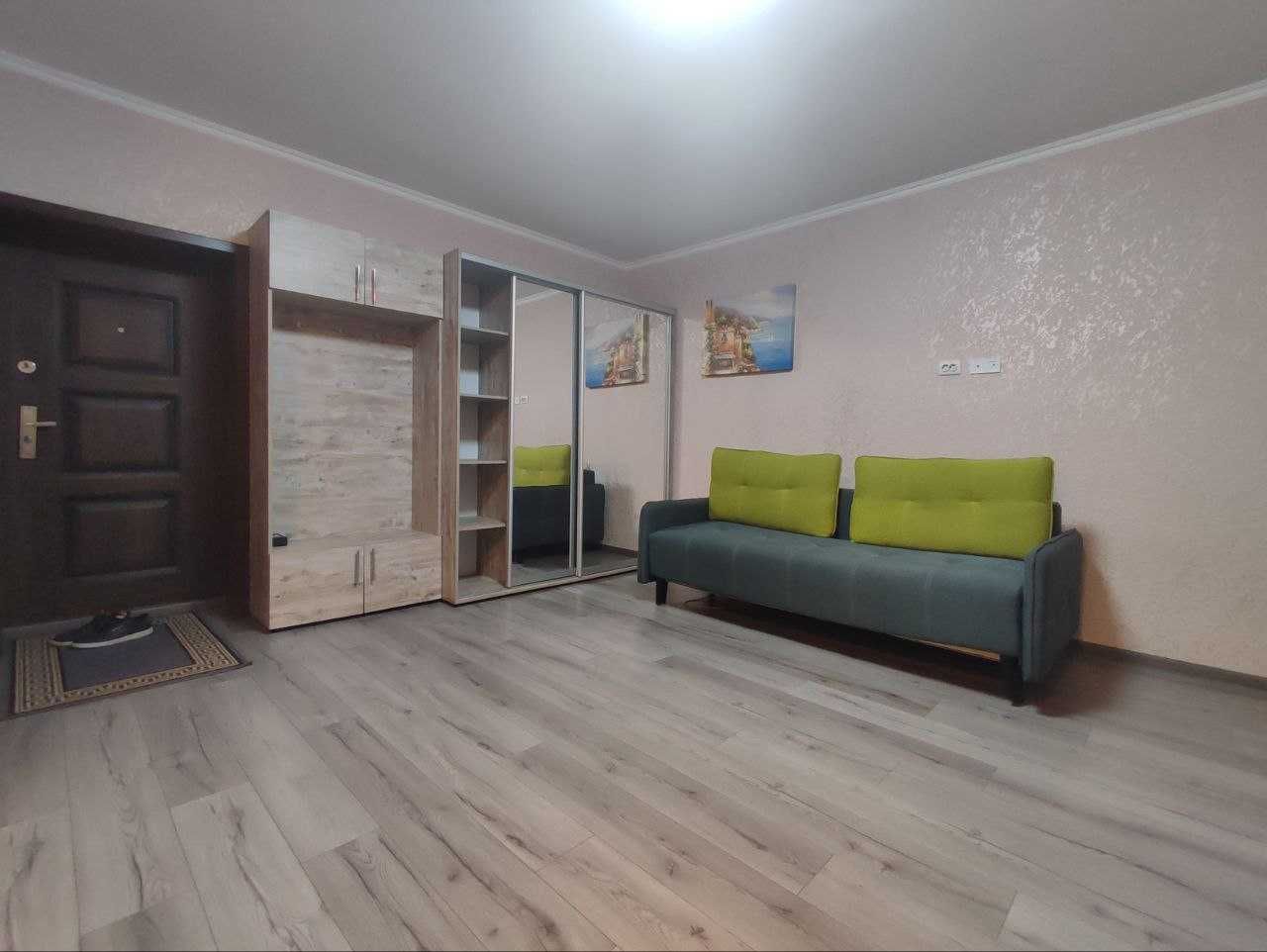 Large studio apartment with fresh renovation and full amenities
