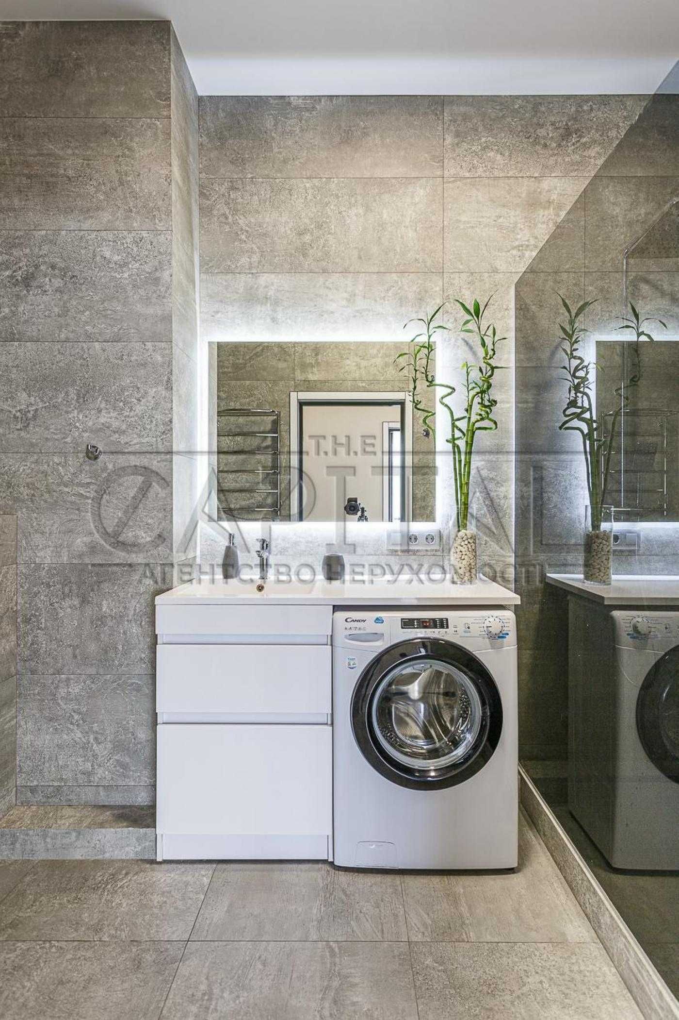 Stylish 2-Bedroom Apartment in Novopecherska Vezha Complex