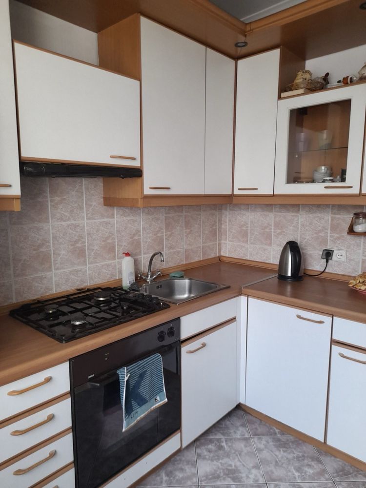 Spacious 3-room apartment on Mykolaichuk Street with separate rooms and gas heating
