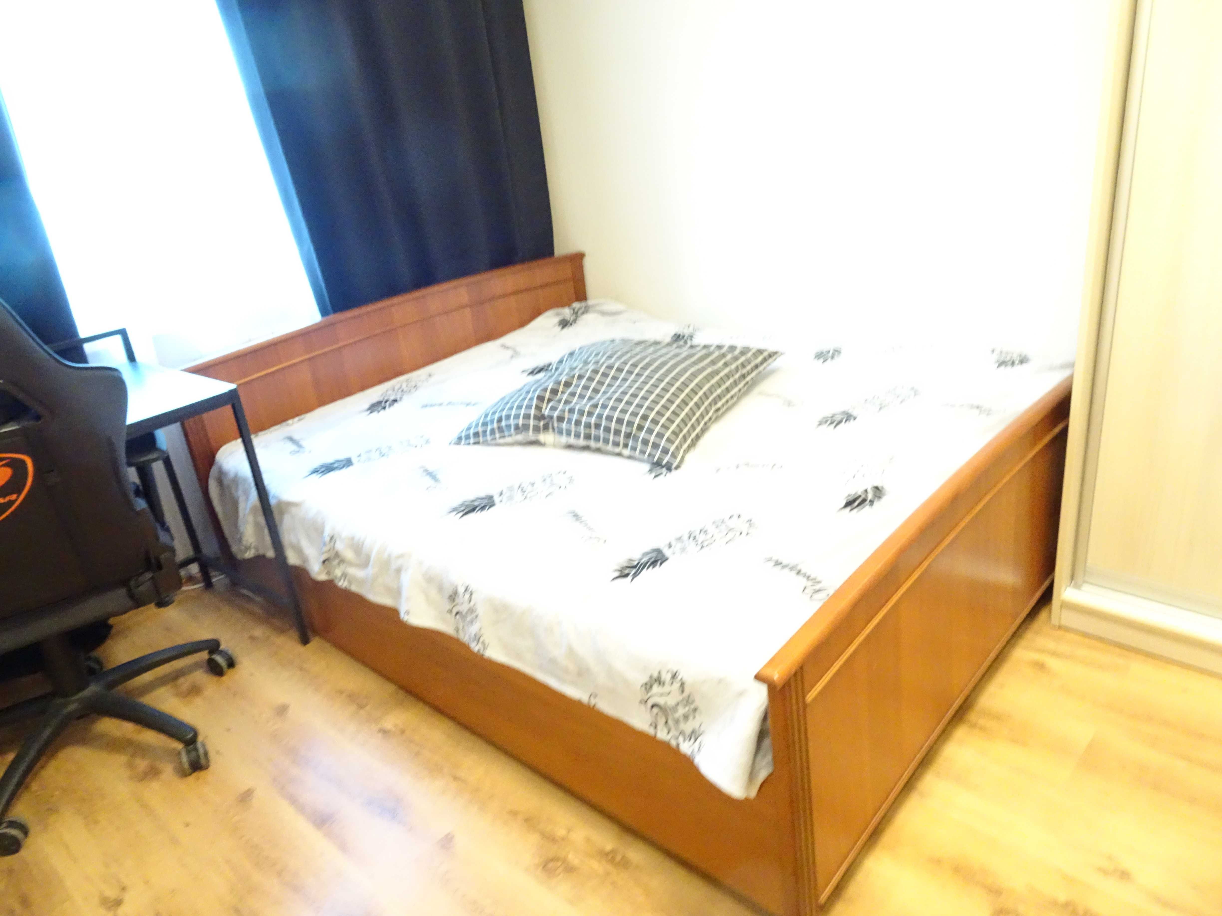 Modern 1-Bedroom Apartment Near Demeevska Metro