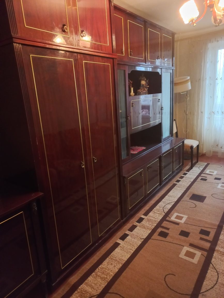 2-Room Apartment Near School with Balcony