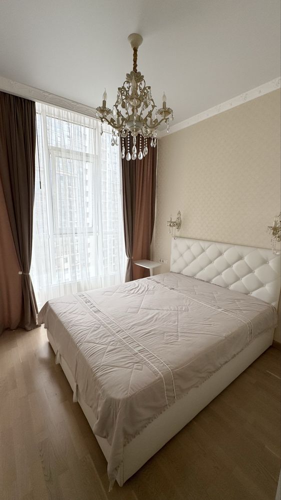 Bright apartment in 8 Zhemchuzhina complex with sea view and balcony