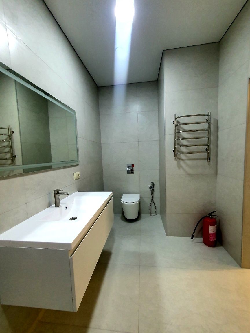 1-room apartment with designer renovation in Slon complex