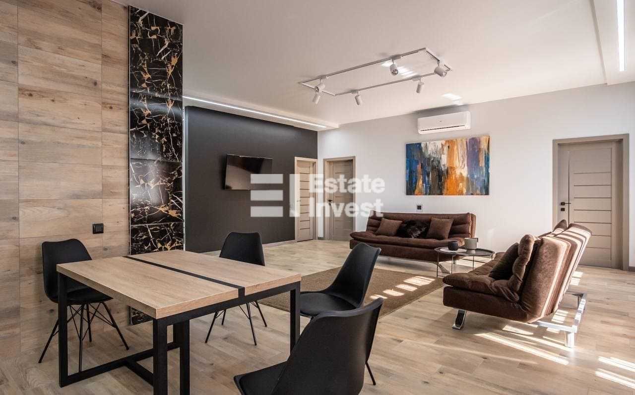 3-Room Apartment with Modern Design in Monte-Plaza Complex