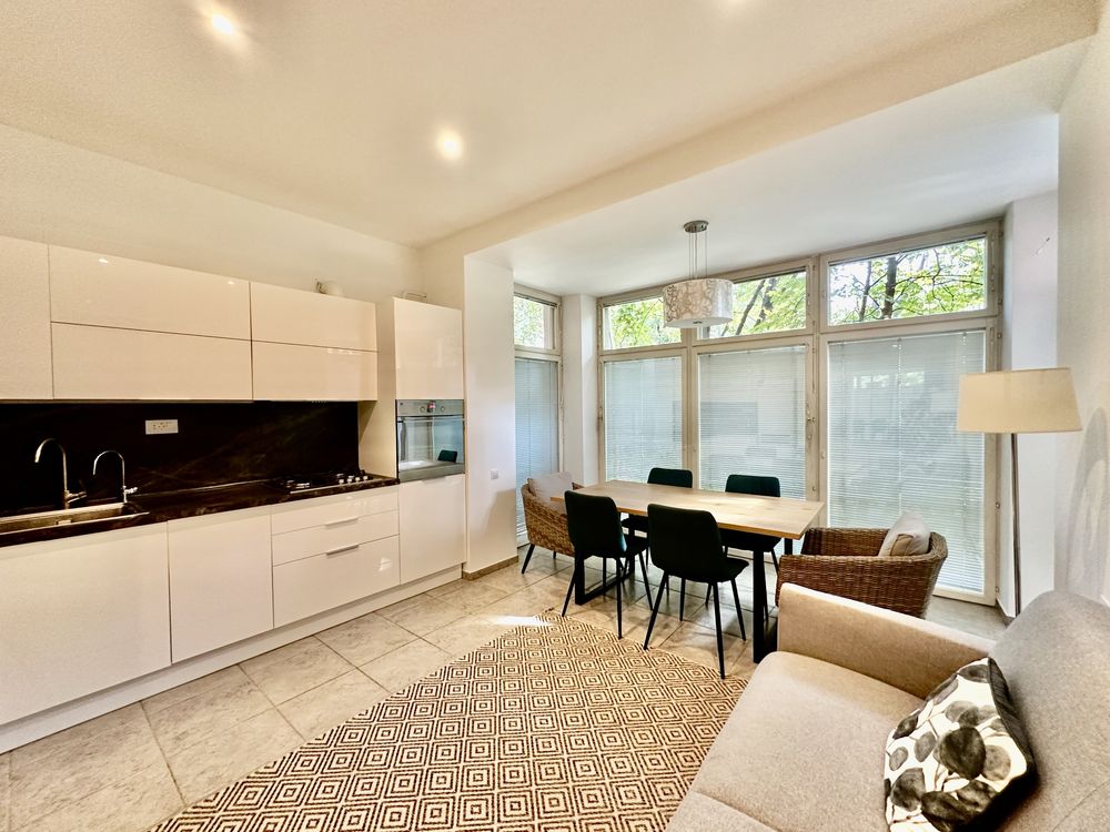 3-Bedroom Apartment in Odessa City Center near Shevchenko Park