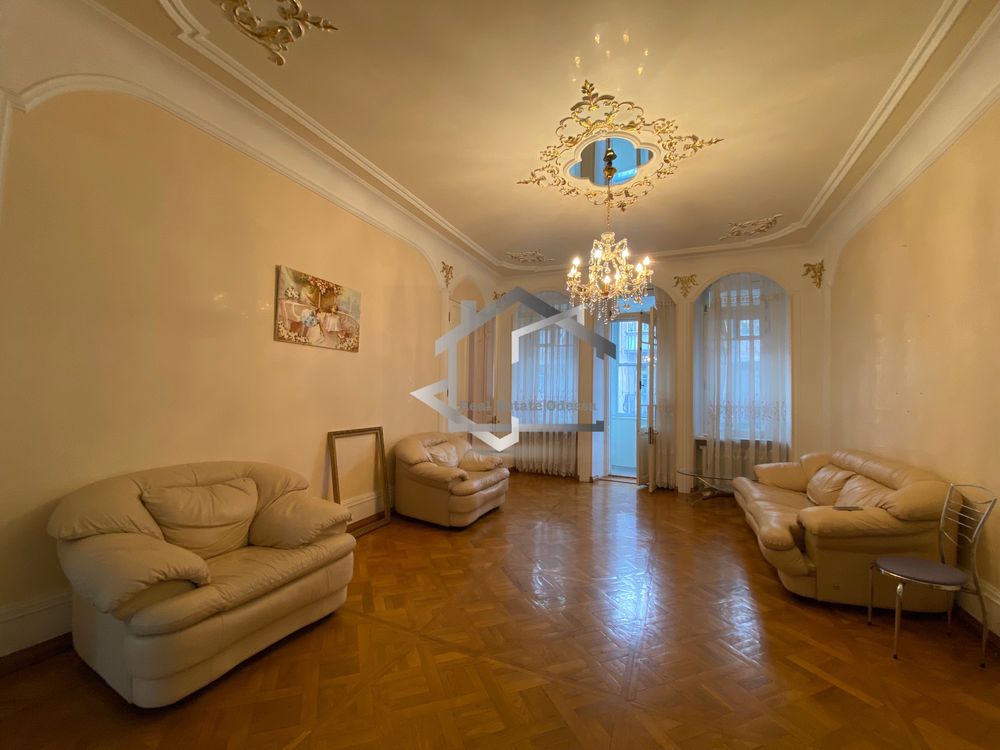 Spacious 3-Bedroom Apartment near Odessa Attractions