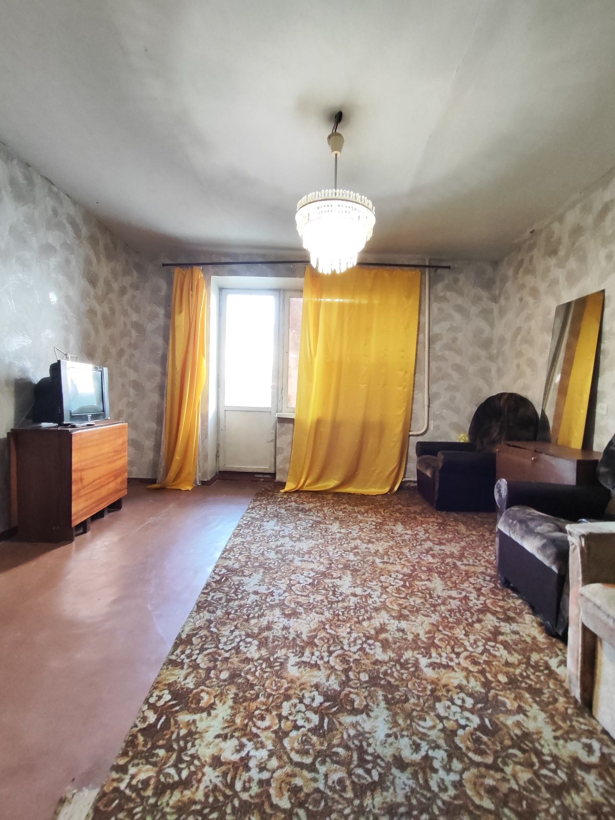 Cozy City Center Apartment with Balcony and Amenities