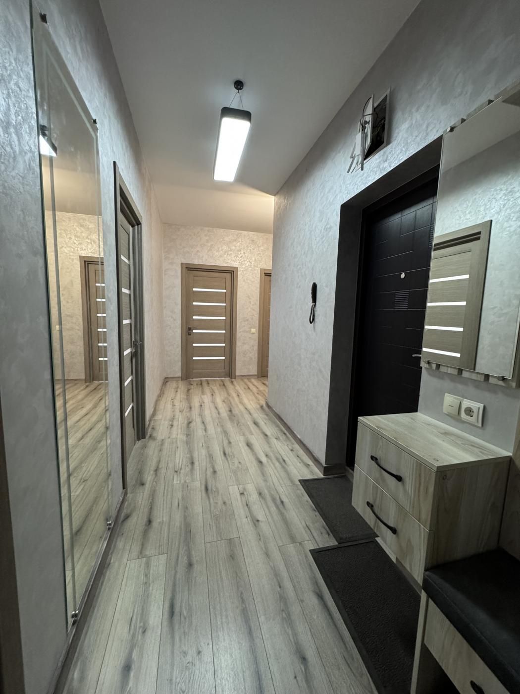 Винниктегі Винна Гора көшесіндегі екі бөлмелі пәтер