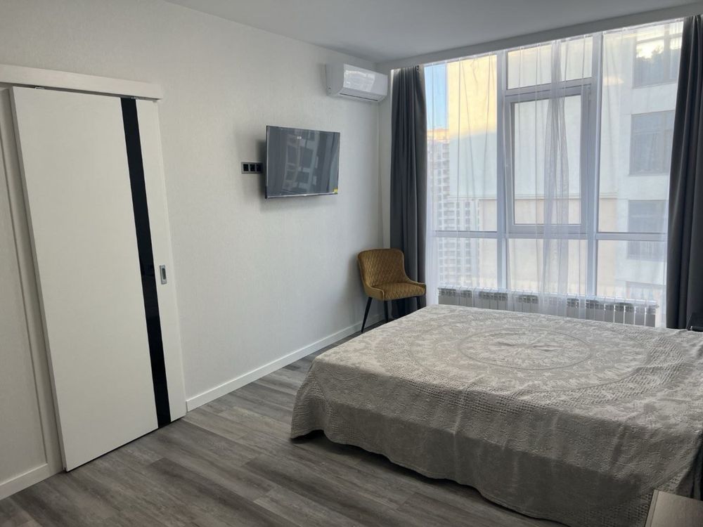 2-Room Apartment in Genuyezska Street, 52m², 21st Floor, Sea View
