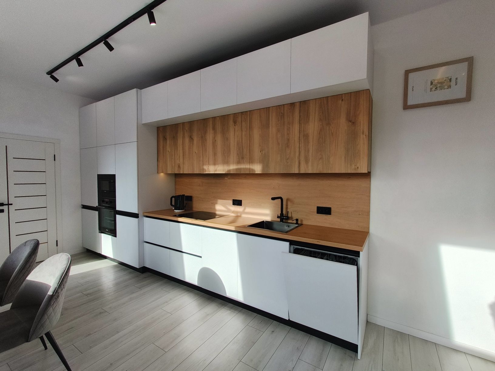 2-Room Apartment with New Renovation in New Building on Kanatna Street