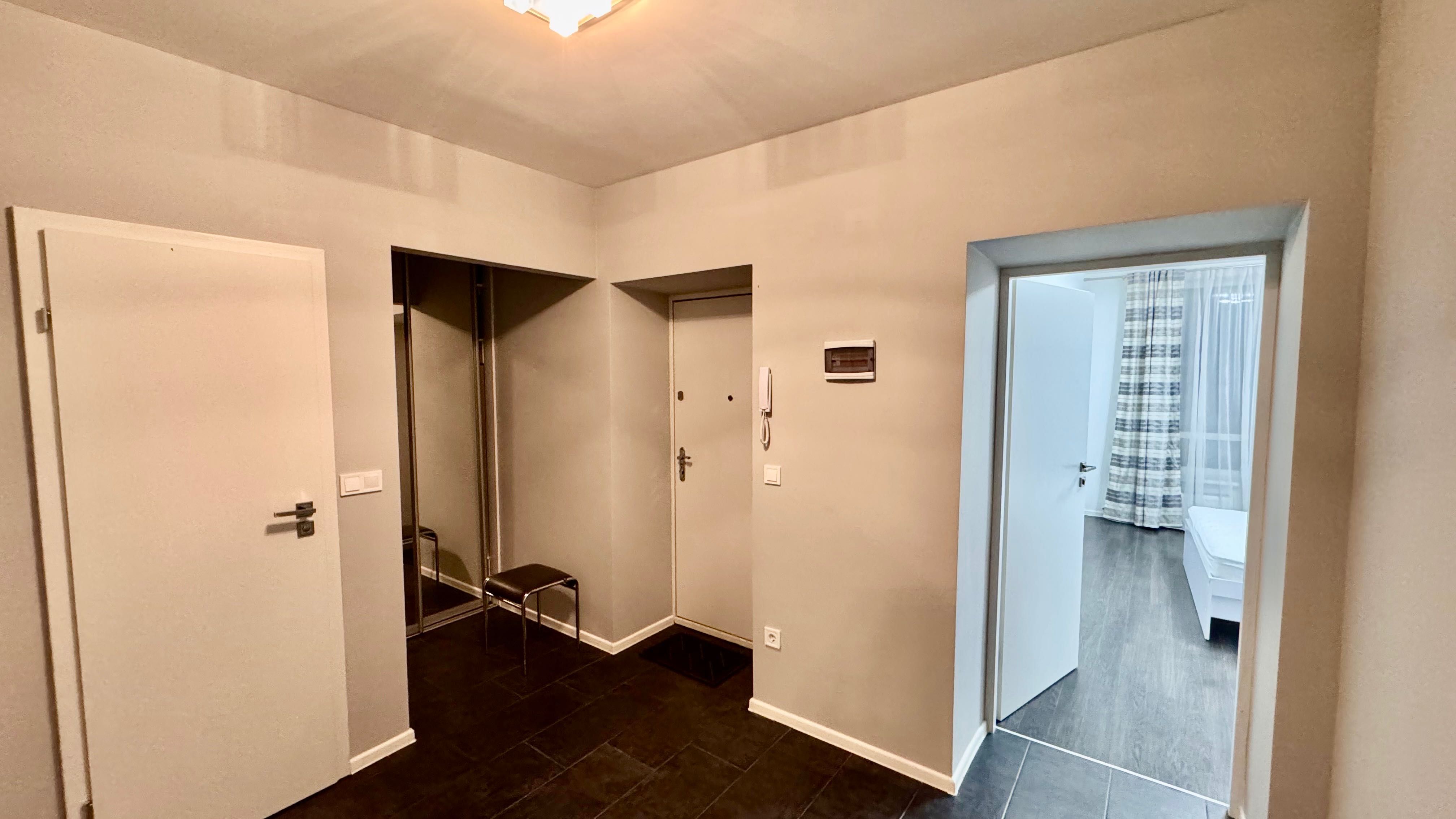 Modern 2-Bedroom Apartment with Individual Gas Heating