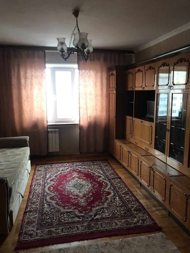 One-bedroom apartment with balcony in Troeshchina