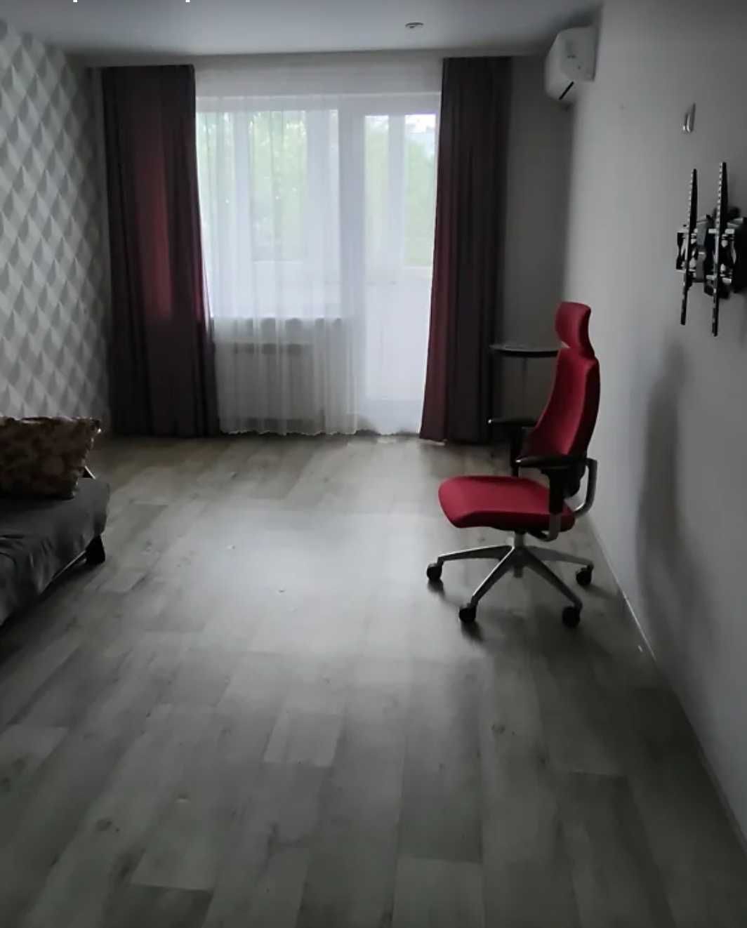 Cozy 1-bedroom apartment near Peremohy Metro with new renovation